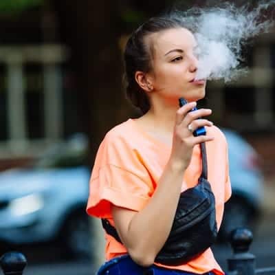 Cigarette smokers who try to quit often end up vaping and smoking –  Washington University School of Medicine in St. Louis